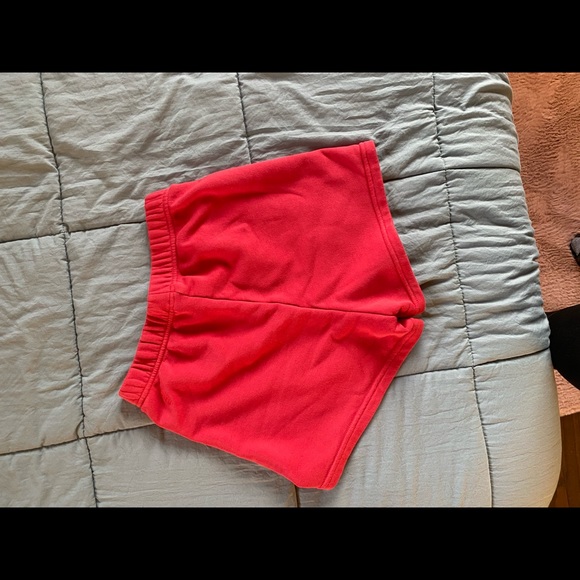 TNA sweatshorts - Picture 3 of 3